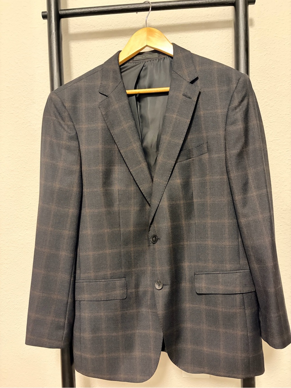 Boss Reda Super 110 Men's Windowpane Sport Coat in Charcoal 40S